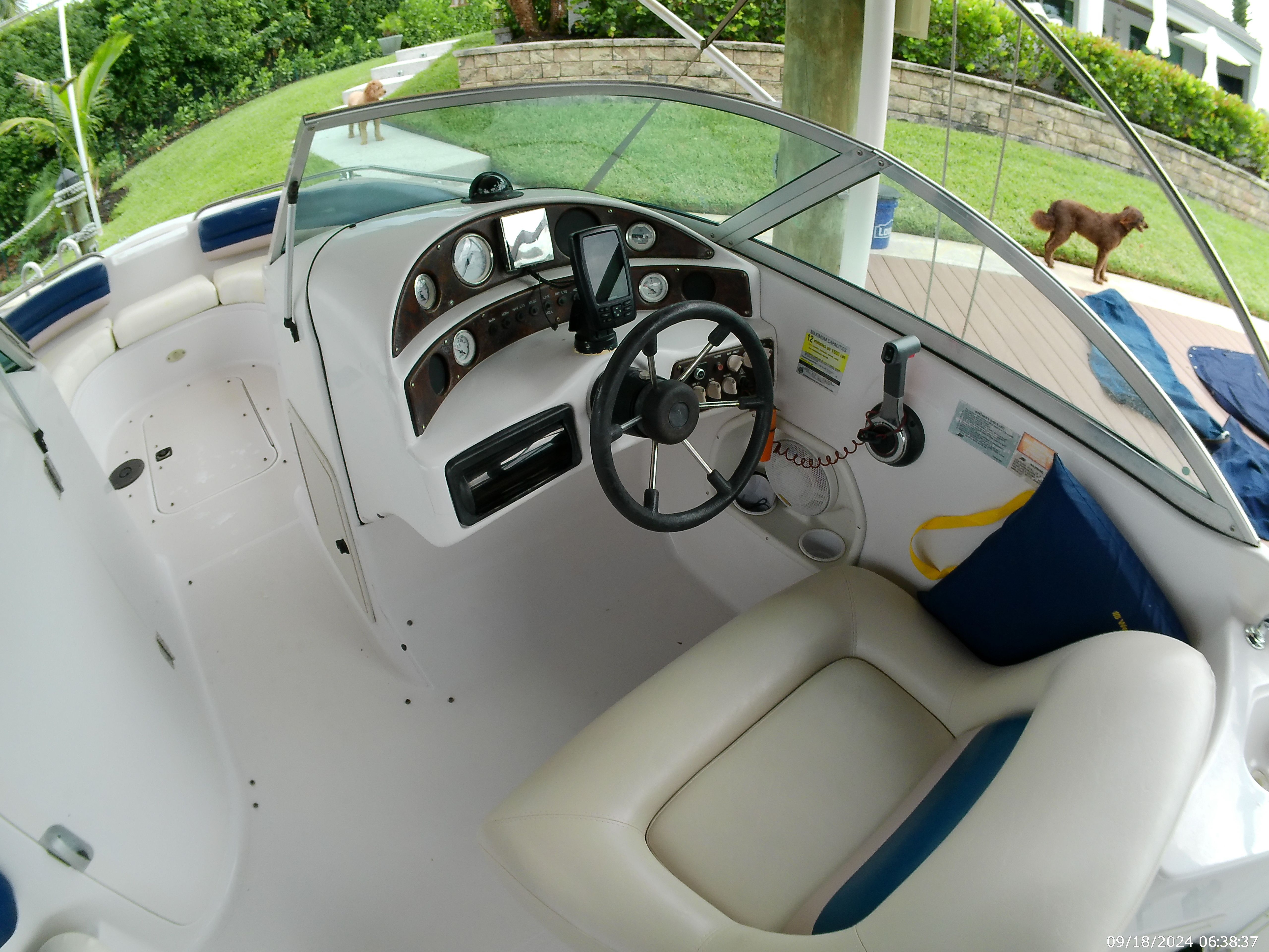 2000 Godfrey / Hurricane Sundeck 237 I/O - 43