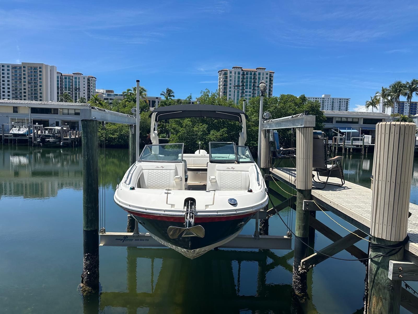 2019 Sea Ray SDX270 - 2