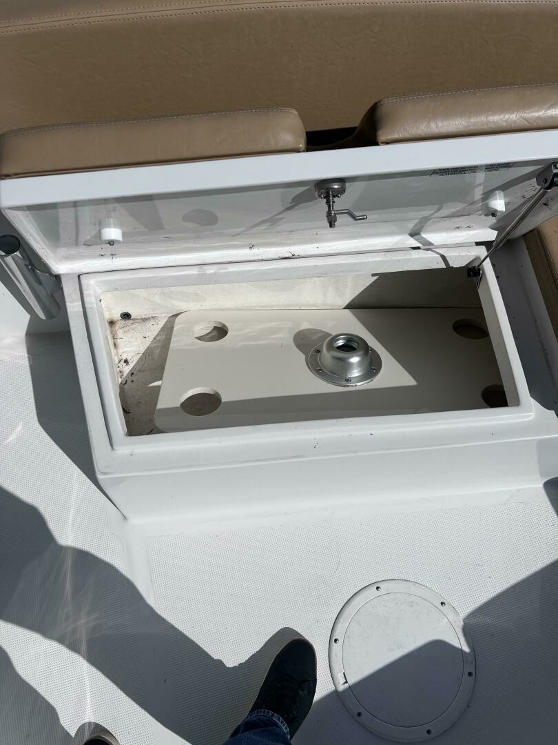 2022 Dusky 278 CENTER CONSOLE - Image 9