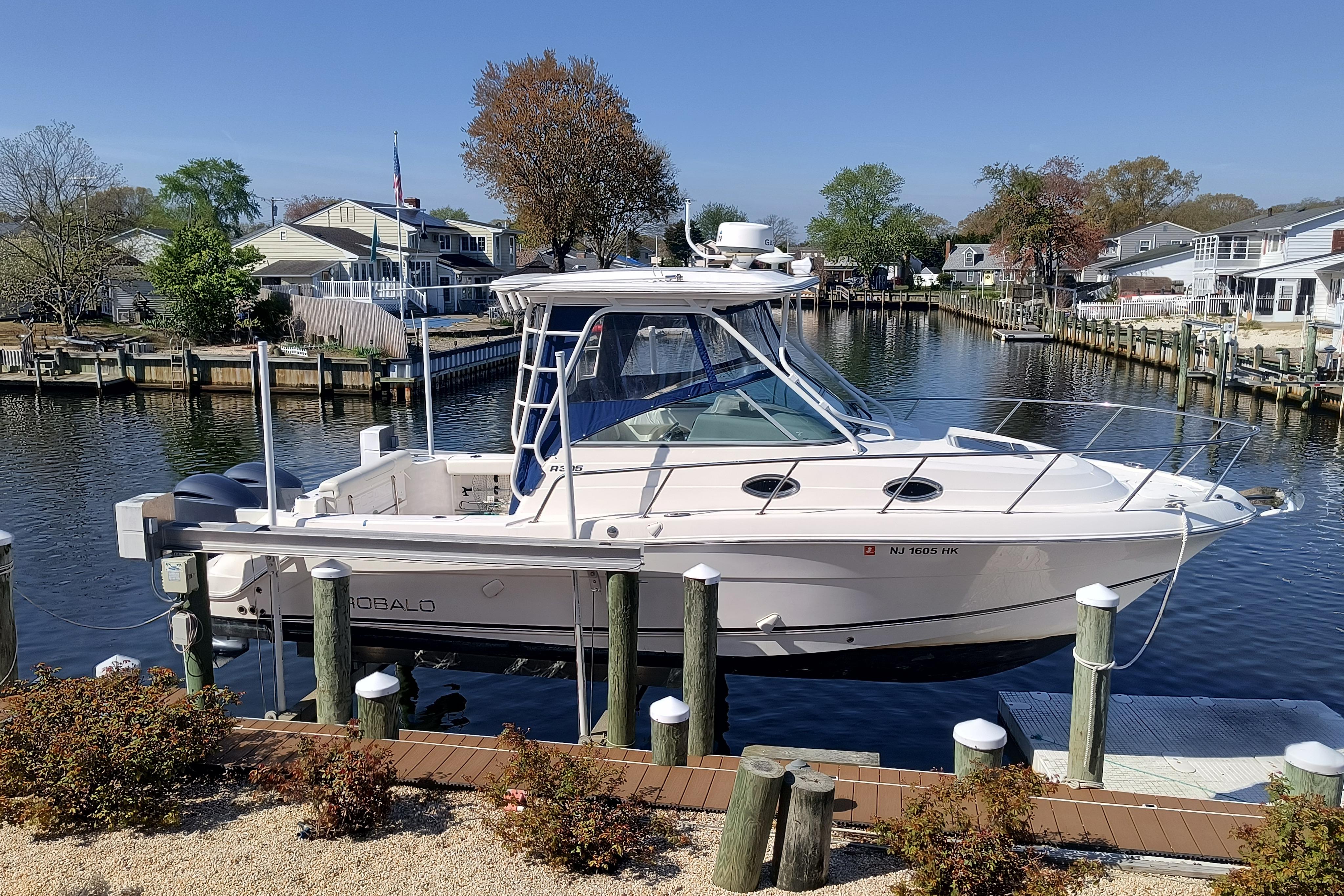 2015 Robalo R305 Walkaround