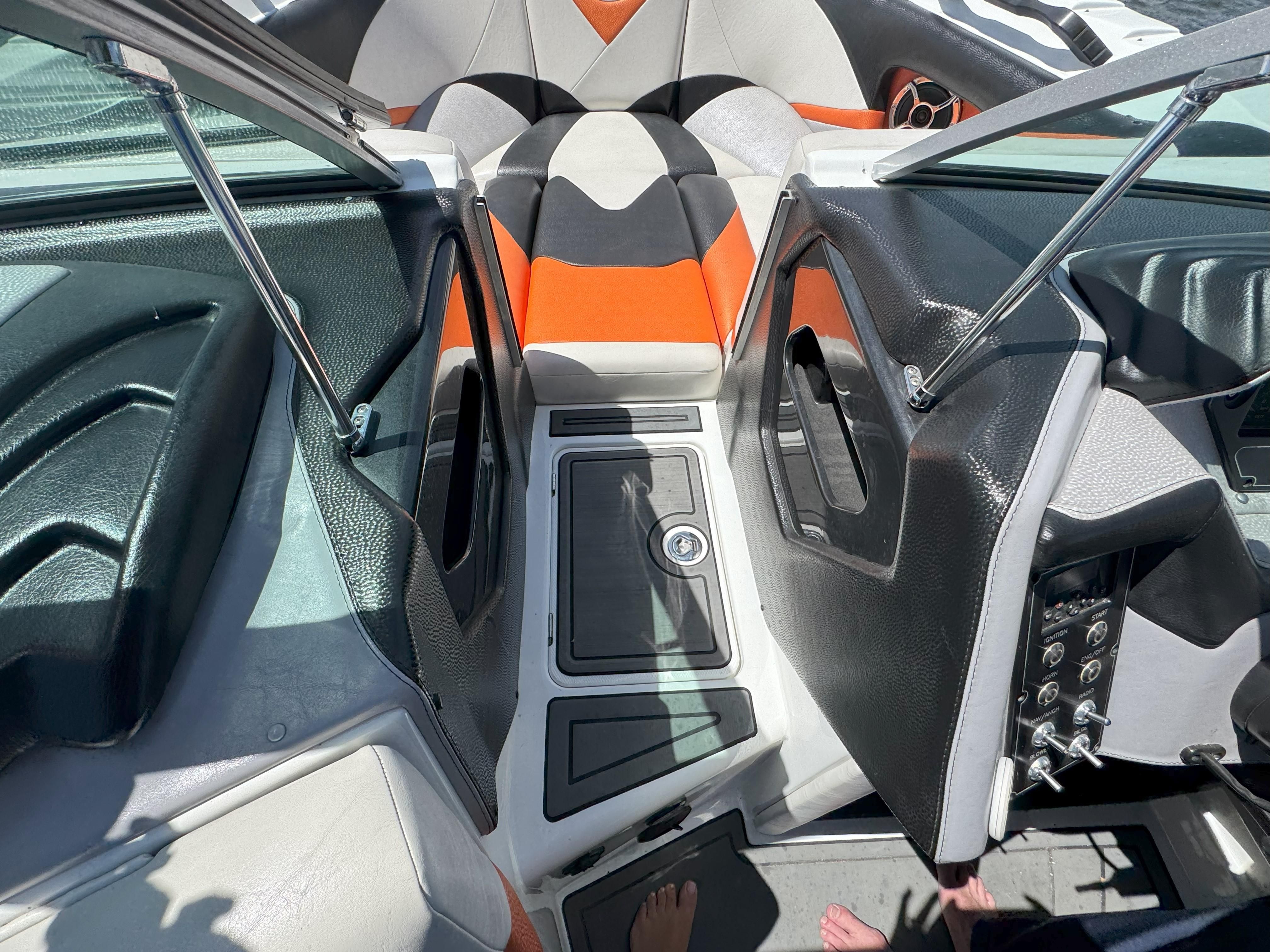2016 Centurion Enzo FS44 - 12