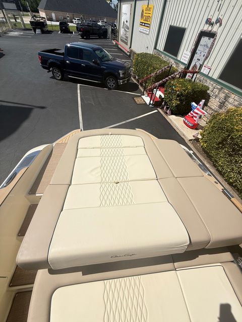 2026 Chris-Craft Bowrider Sportster WALKTHROUGH WINDSHIELD LUXURY B - 38