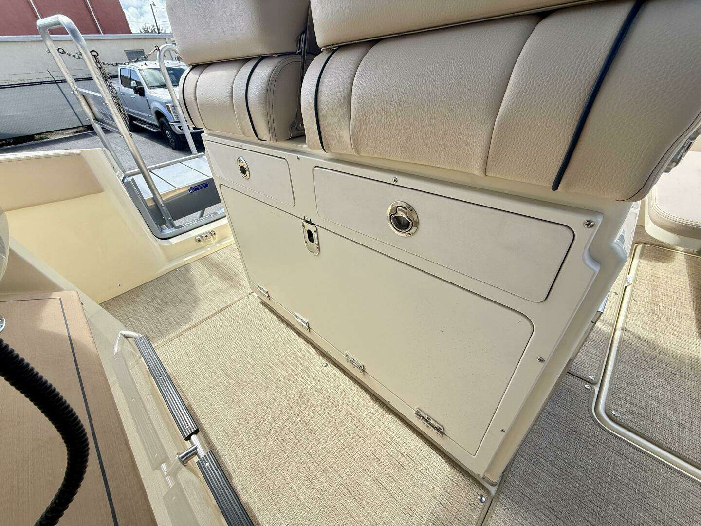 2026 Chris-Craft 31 Catalina - Image 7