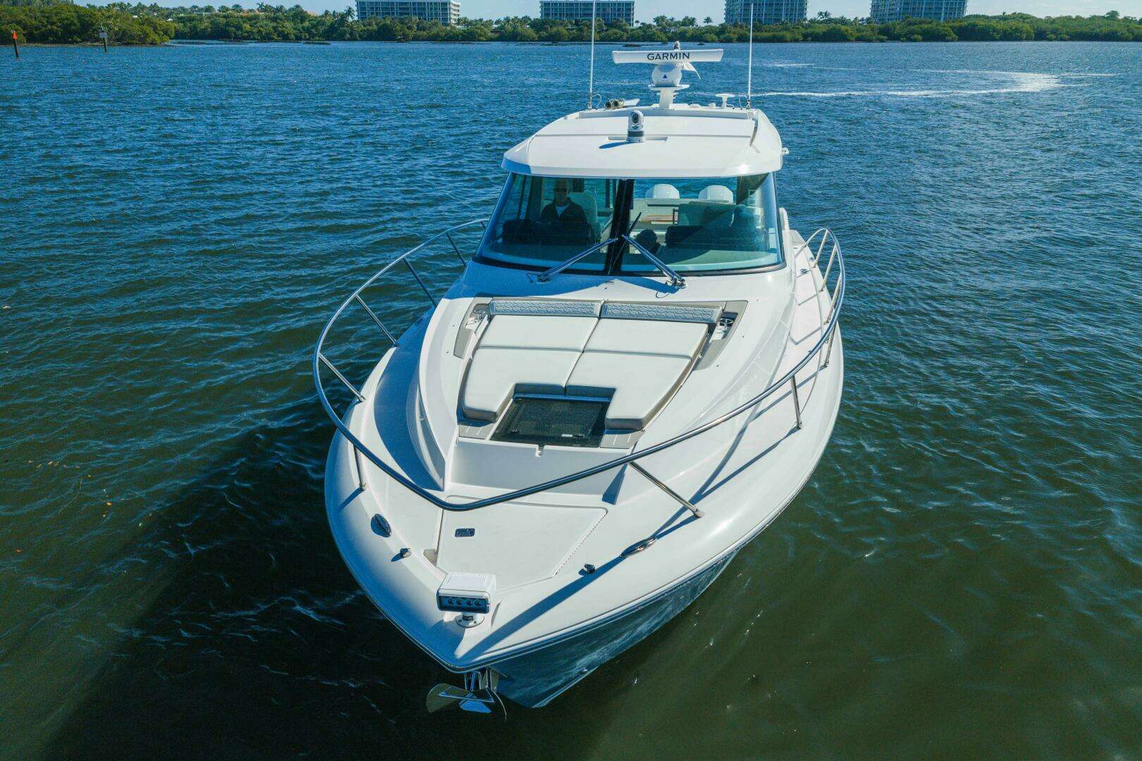 2025 Tiara Yachts 43 LE - Image 2