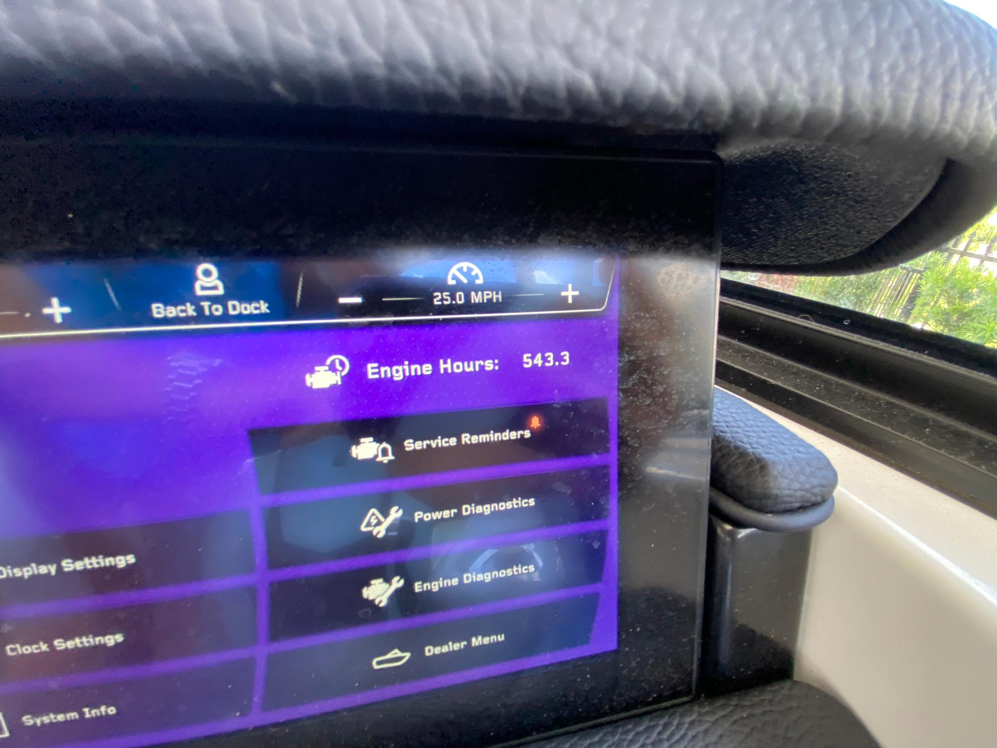 2024 Nautique Super Air Nautique G21 dashboard displaying 25 MPH speed and 543.3 engine hours.