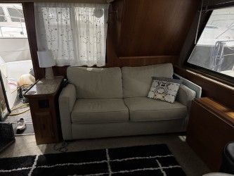 1986 Carver 42' Cockpit MY - 23