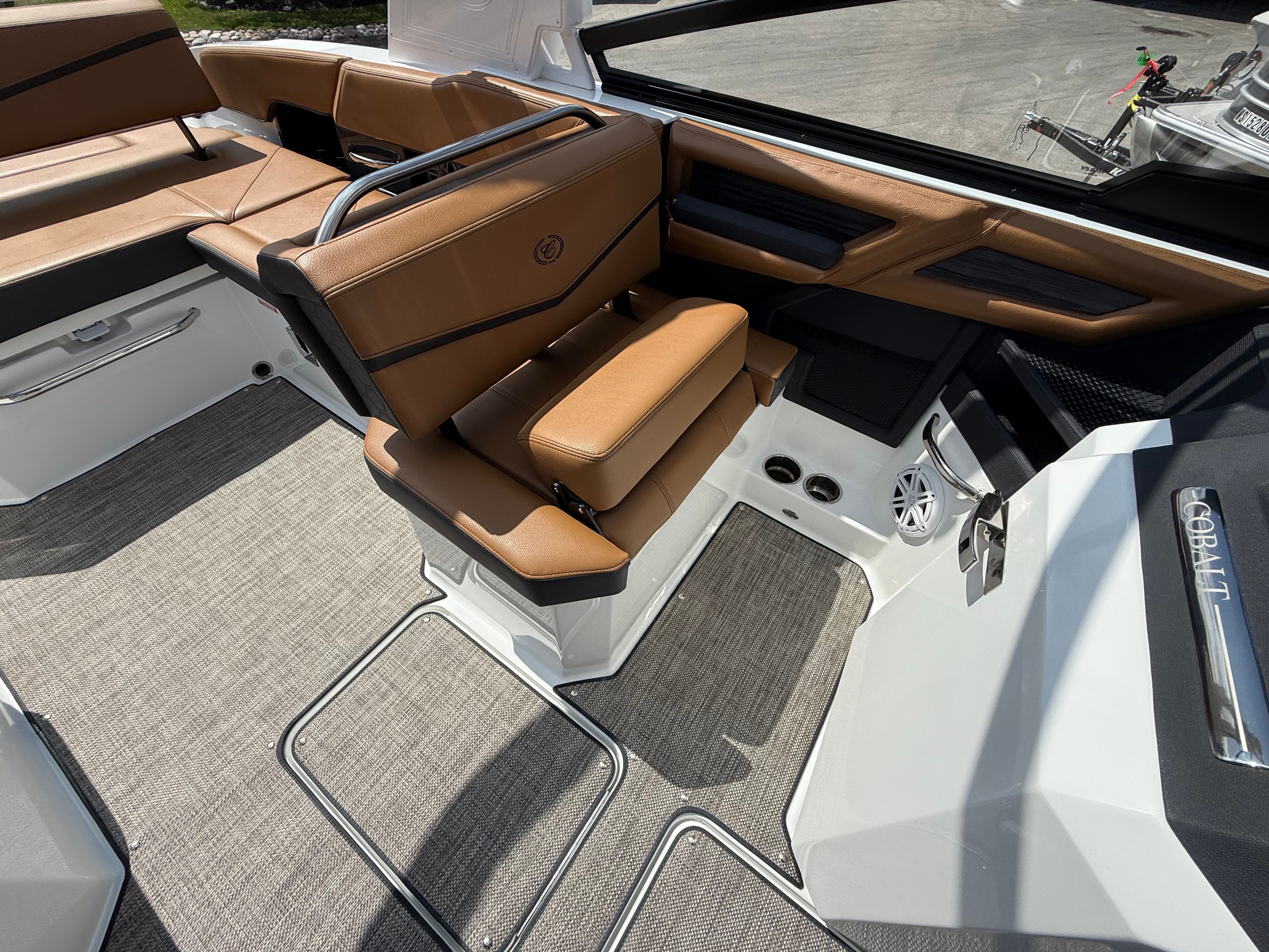 2026 Cobalt R6 Surf - 30