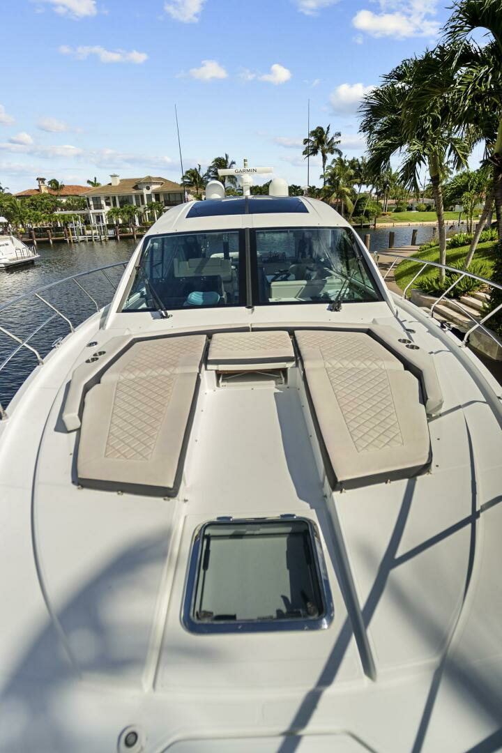 2019 Cruisers Yachts 54 Cantius - Image 18