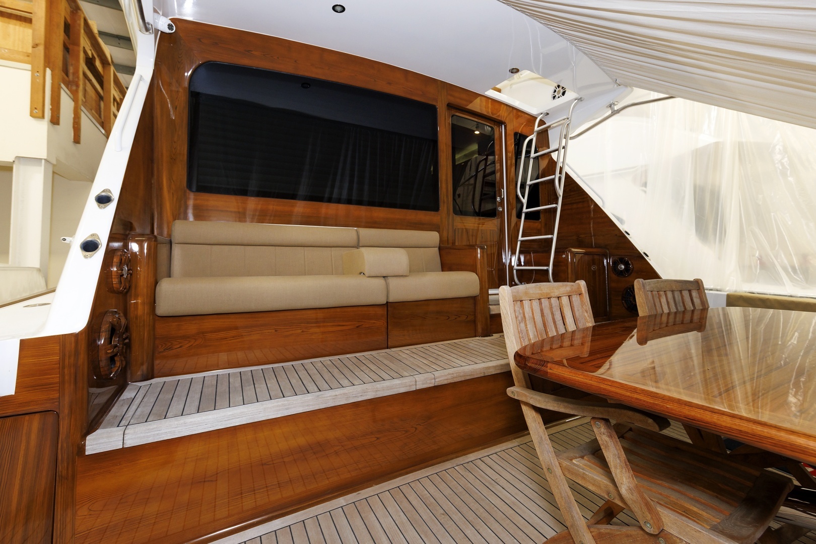 2005 Viking 61 Convertible - Image 19