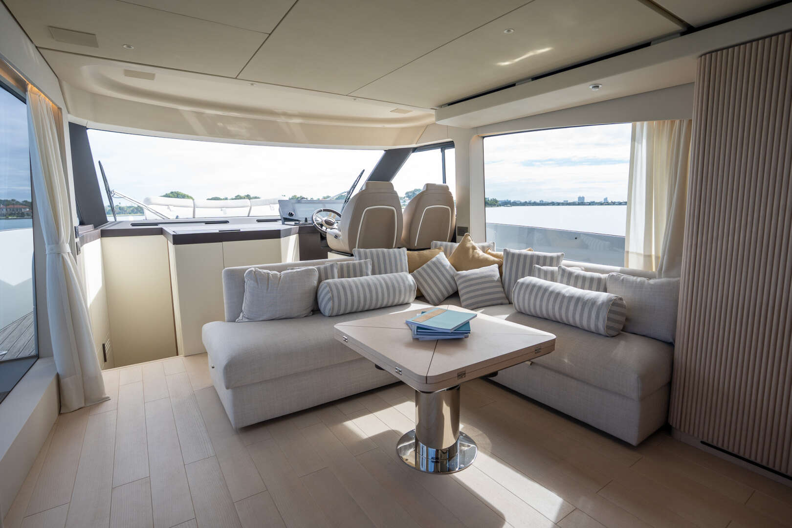 2026 Azimut Seadeck 6 - Image 21