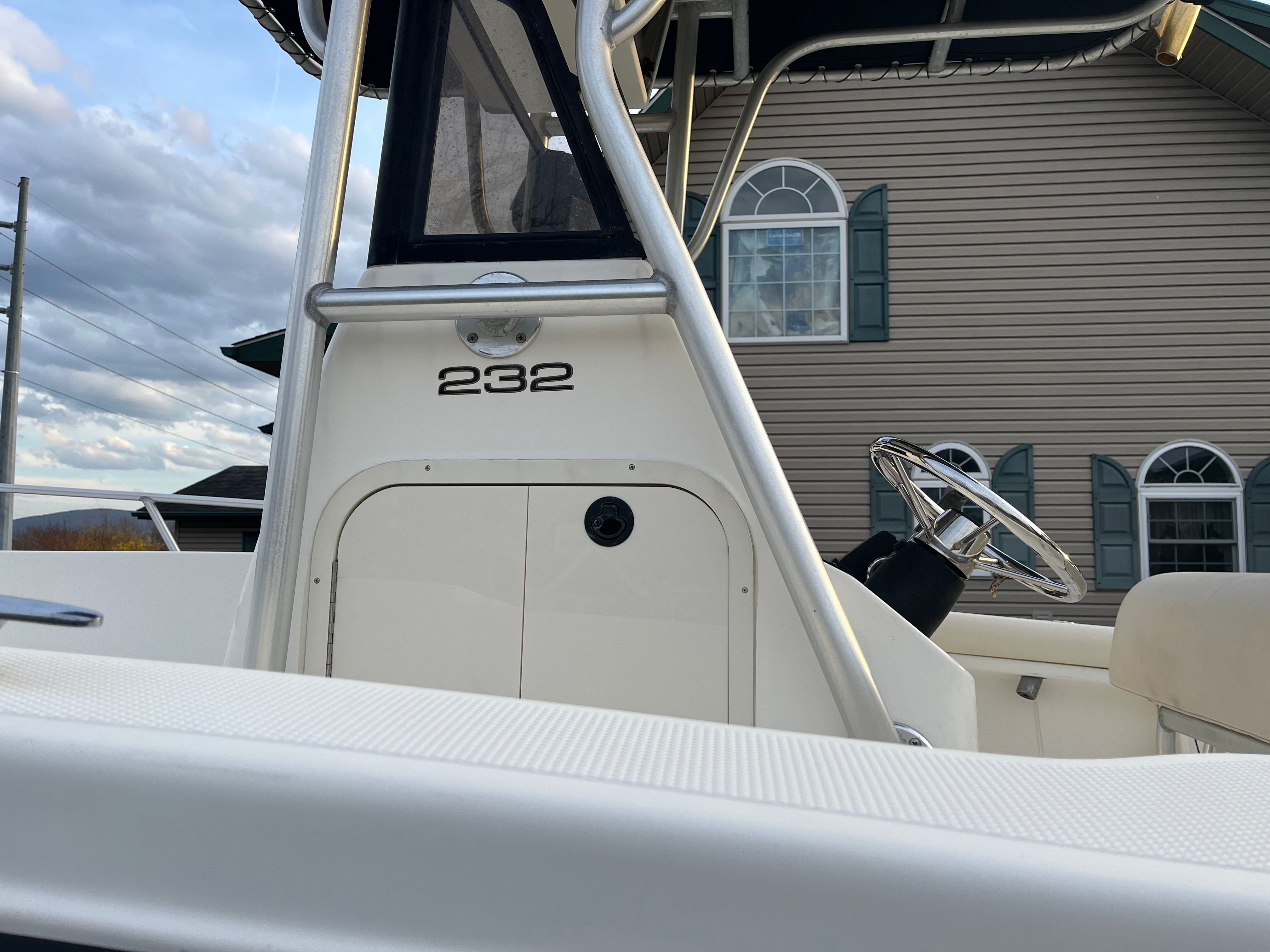 2002 Mako 232 Center Console - 6