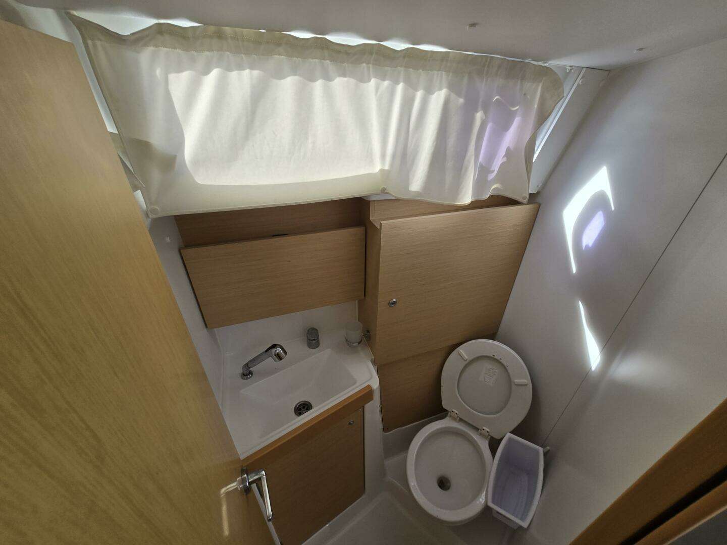 2018 Beneteau 38.1 - Image 18
