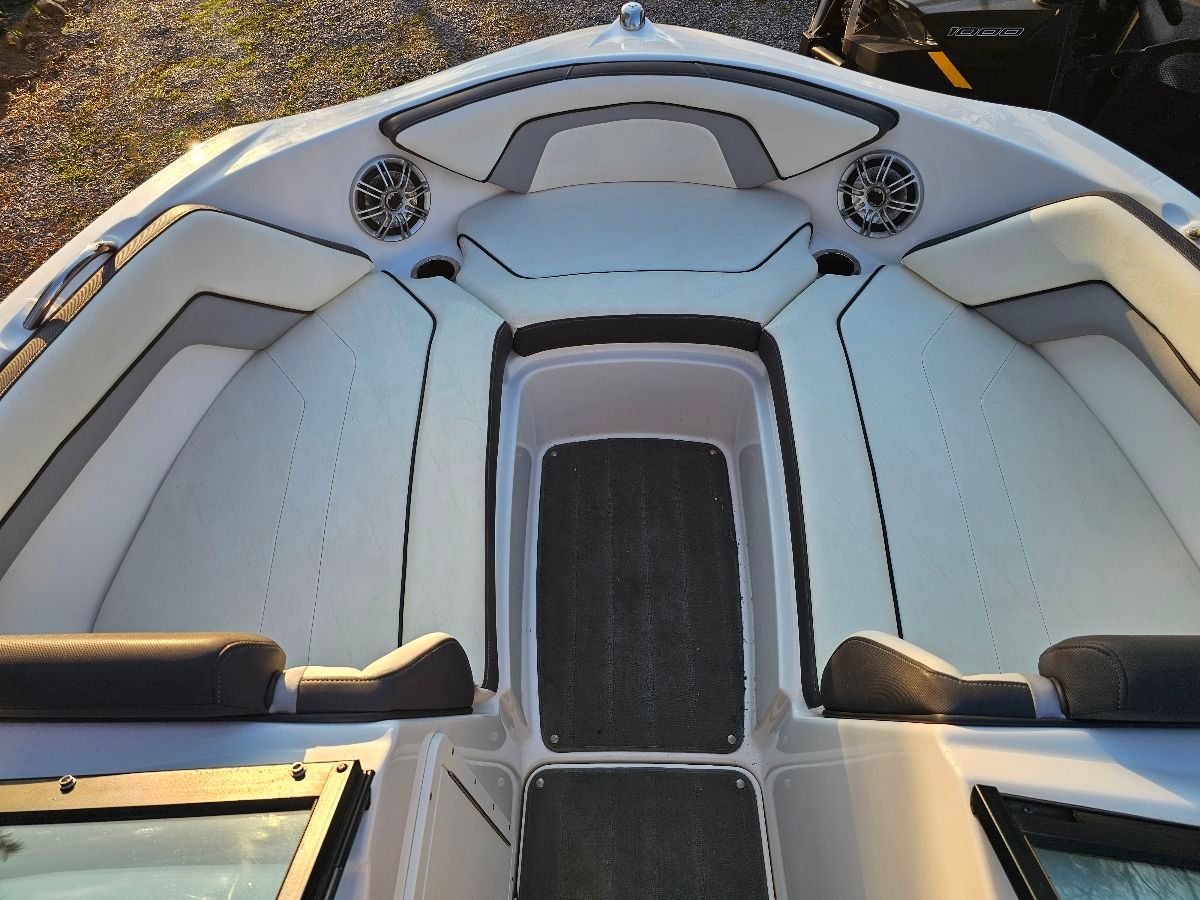 2016 Yamaha Boats AR192 - 7