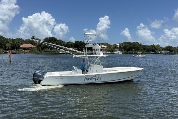 2006 Regulator 32 Center Console