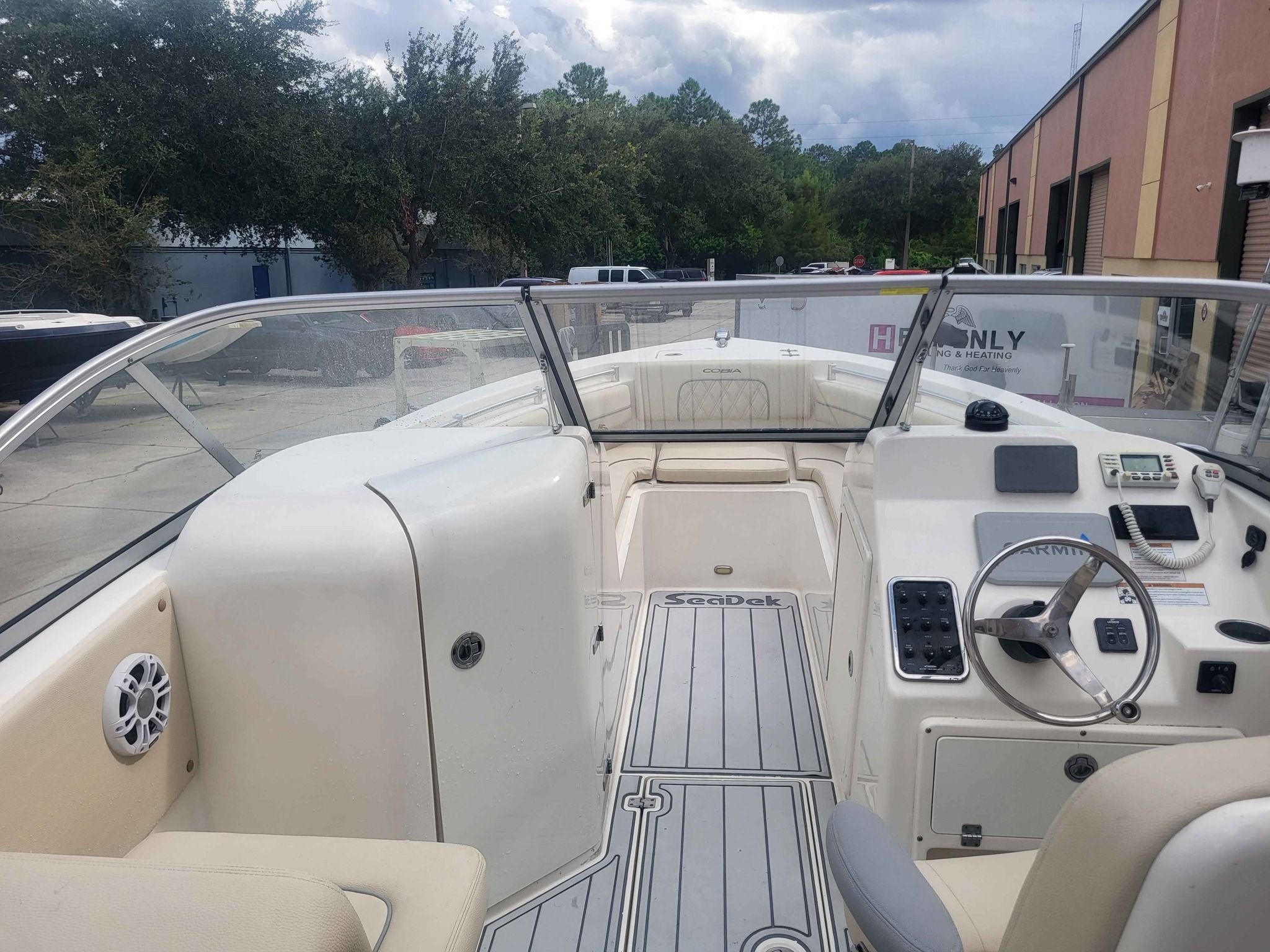 2020 Cobia 220 Dual Console - 4