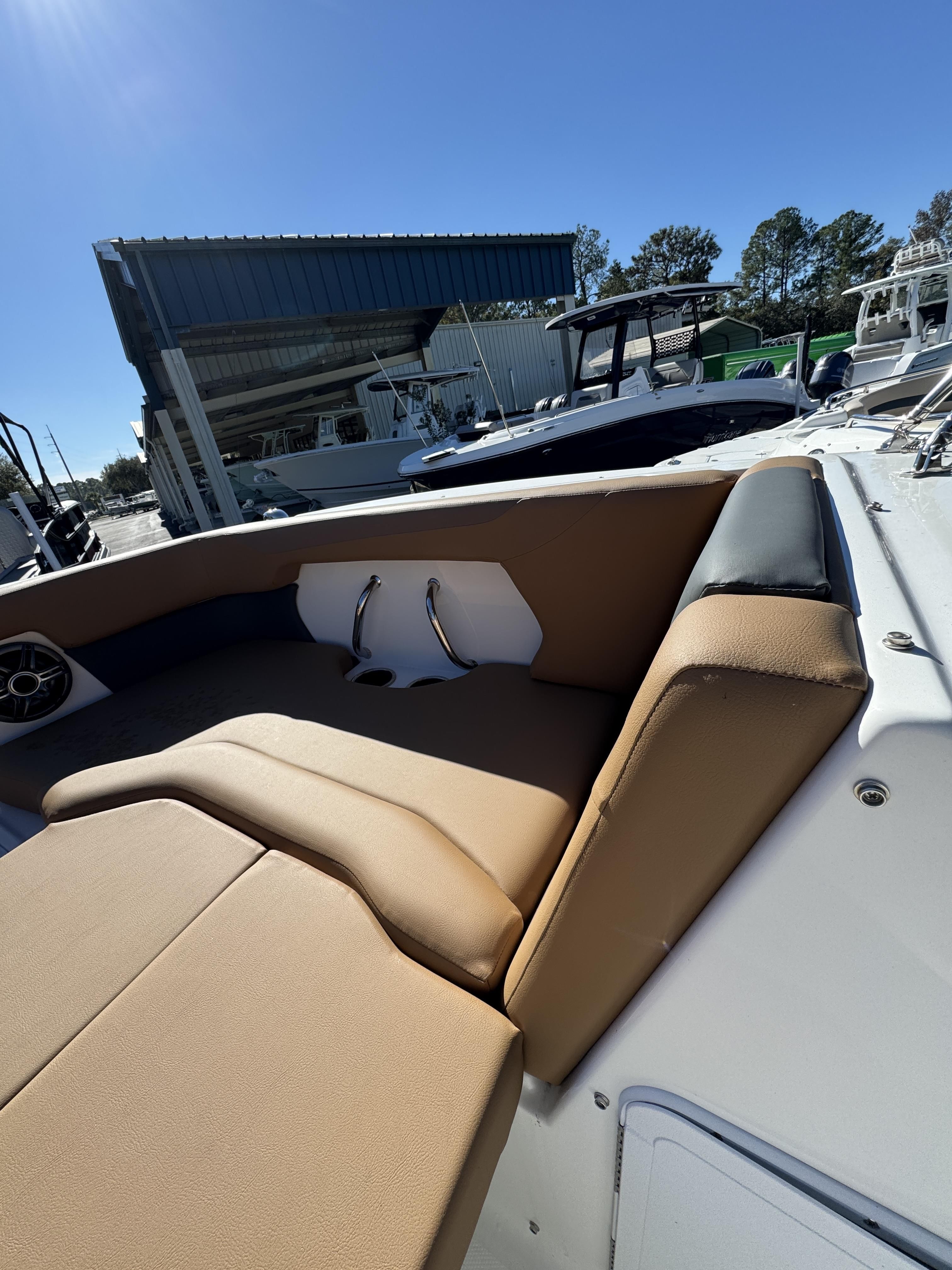 2026 Hurricane SunDeck OB SD 2050 OB - 3