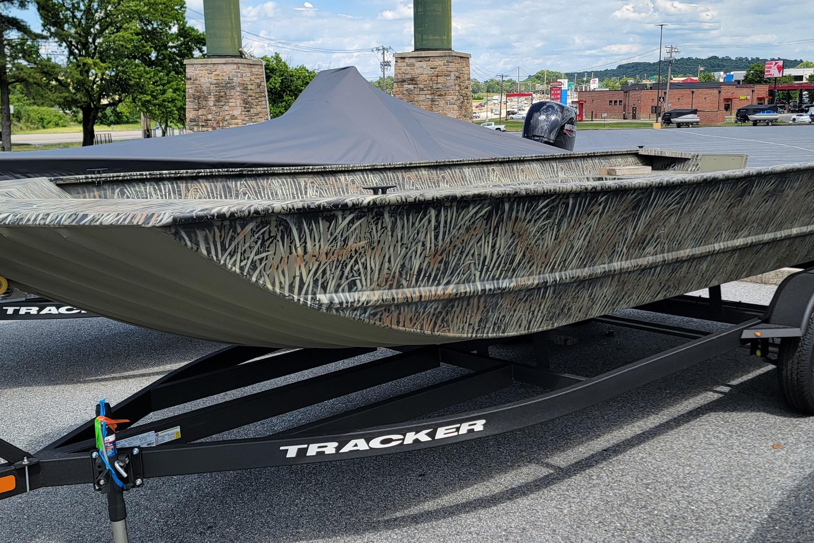 2026 Tracker Grizzly 2072 Utility