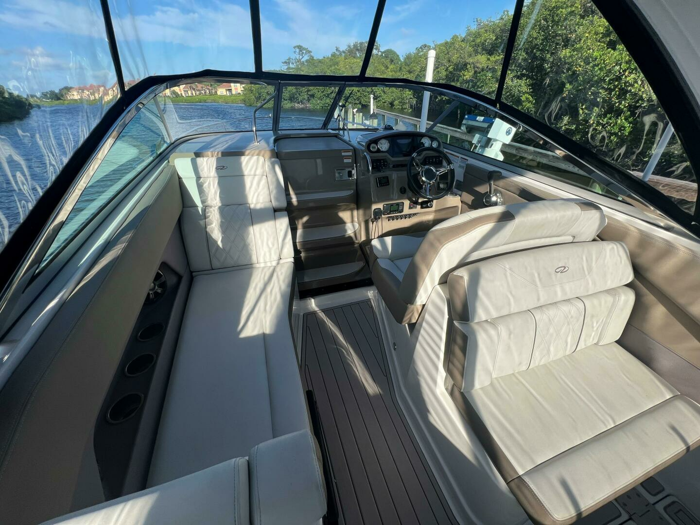 2018 Regal 28 Express - Image 9