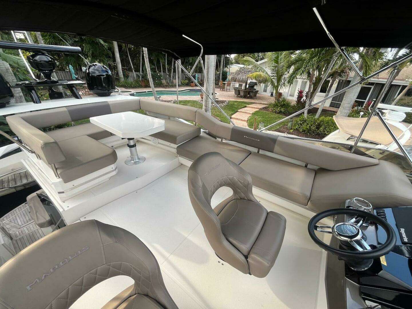 2017 Marquis 500 Sport Yacht - Image 15
