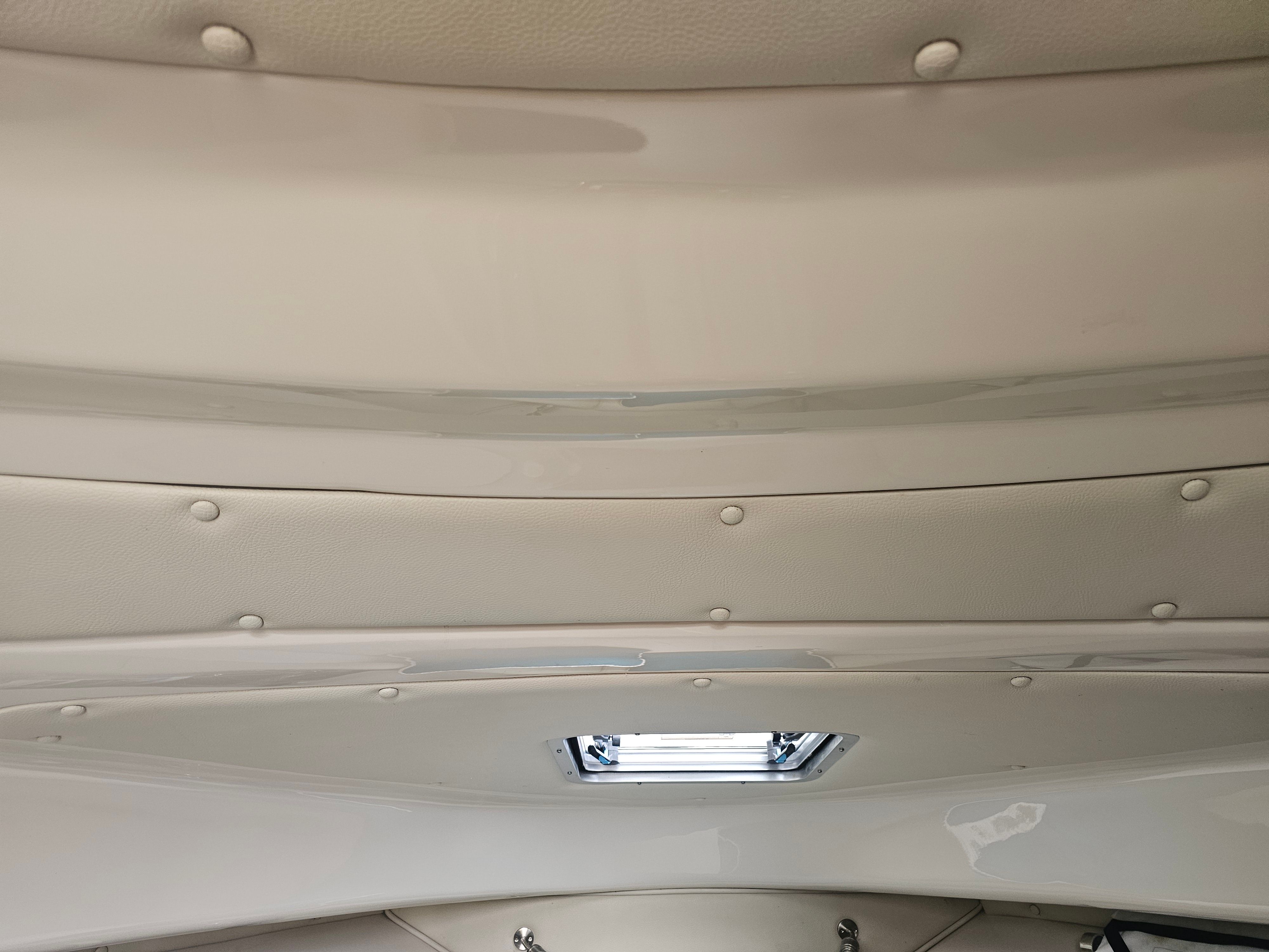 2017 Robalo R265 Walkaround - 34