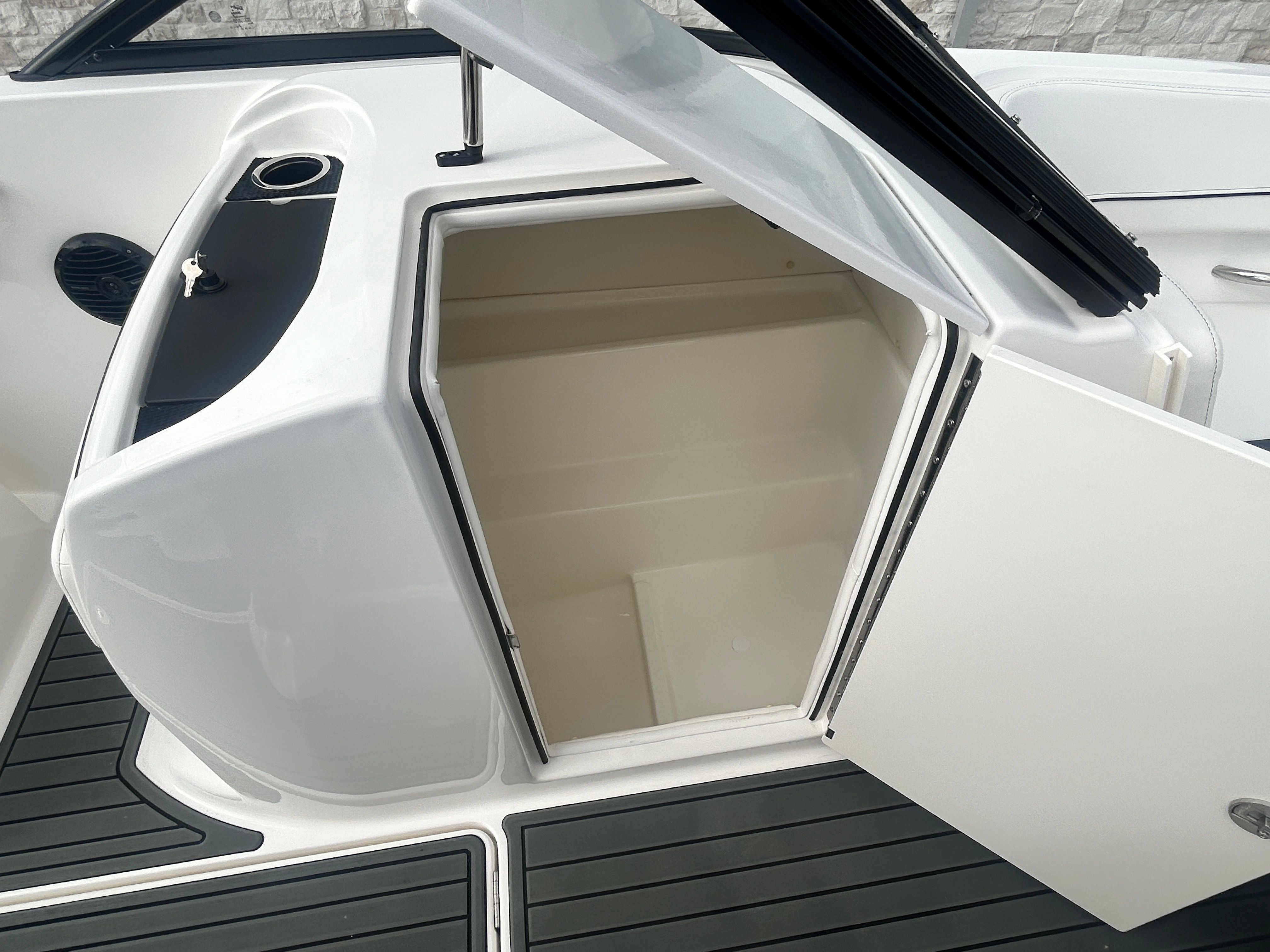2026 Bayliner VR6OB - 15