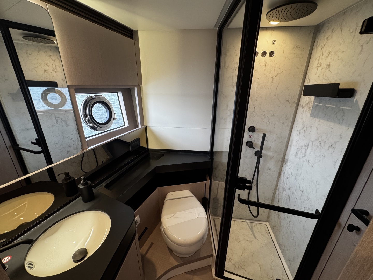 2026 Azimut S7 - Image 38