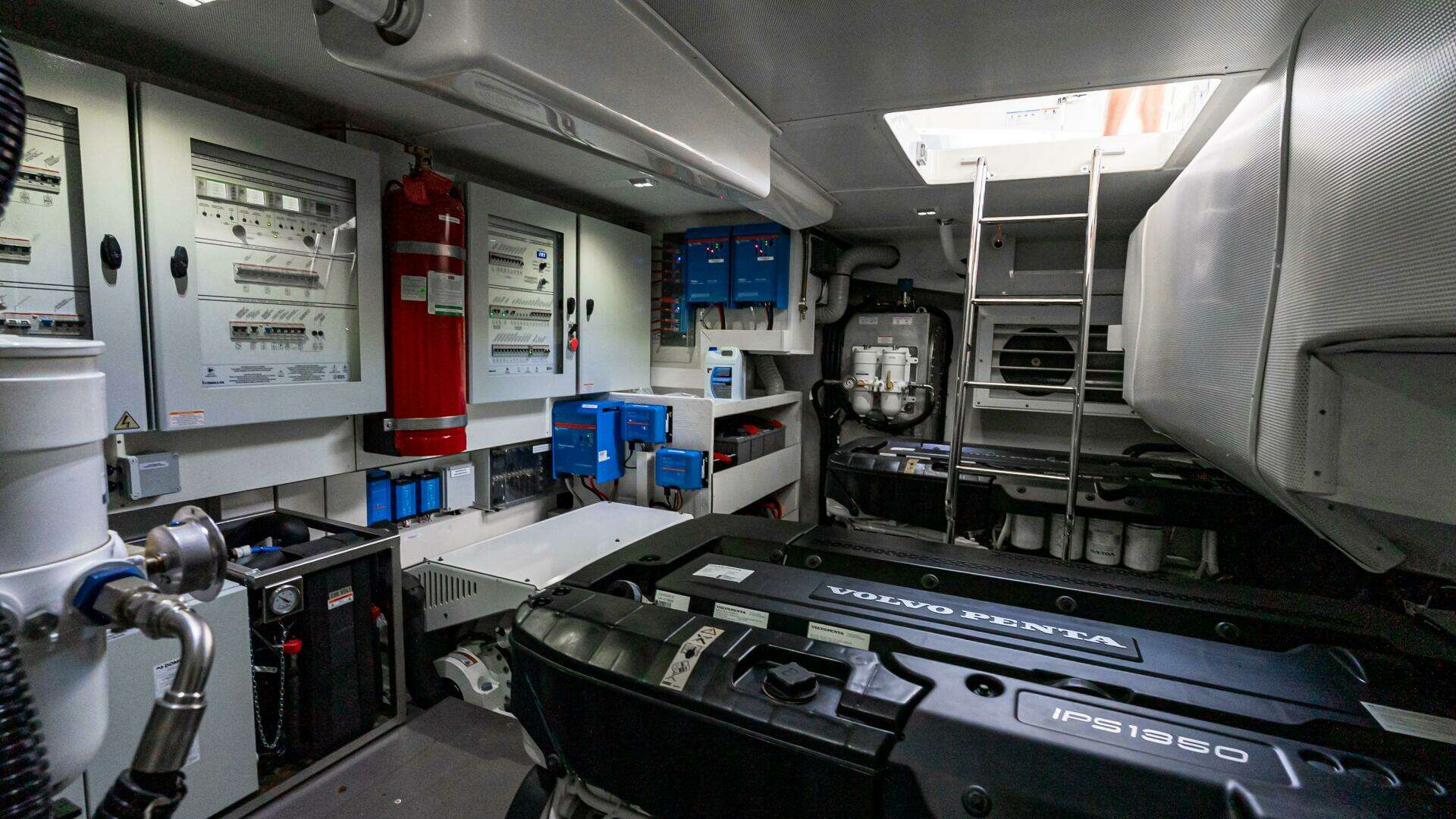 2025 Absolute Navetta 64 - Image 59