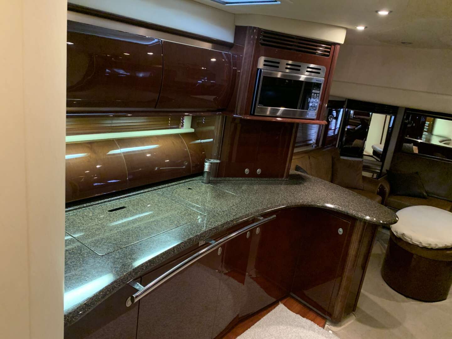 2007 Sea Ray 52 SUNDANCER - Image 56