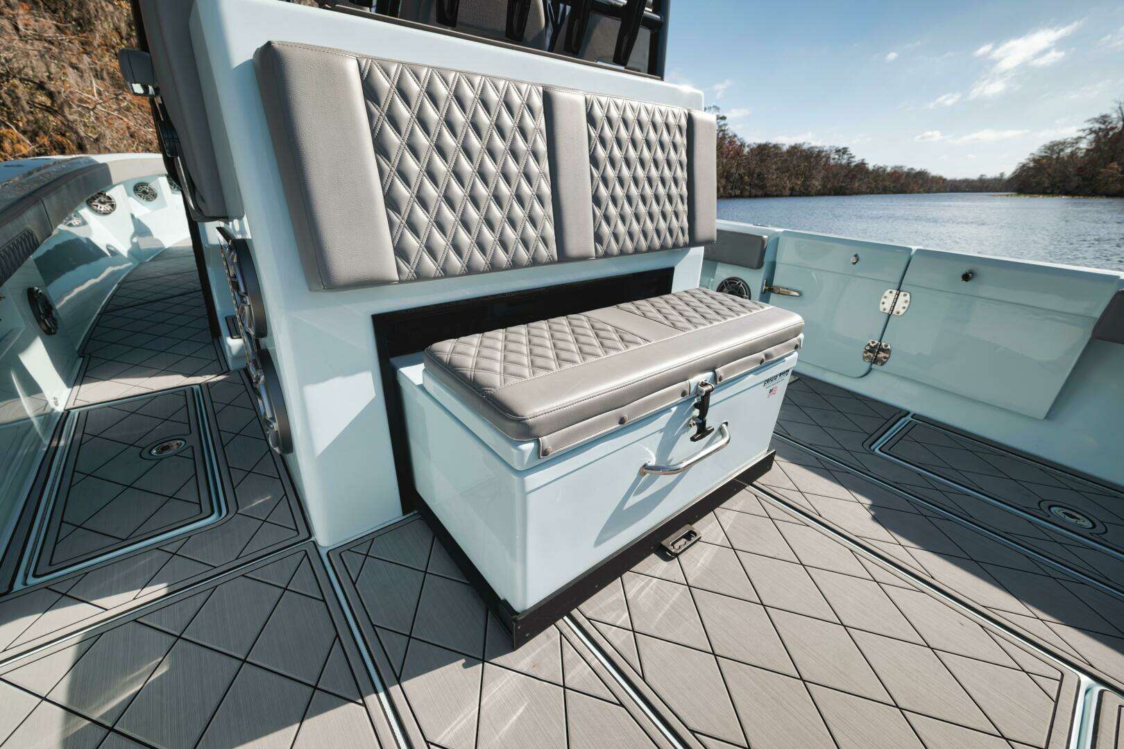 2026 Front Runner 39 Center Console - Image 17