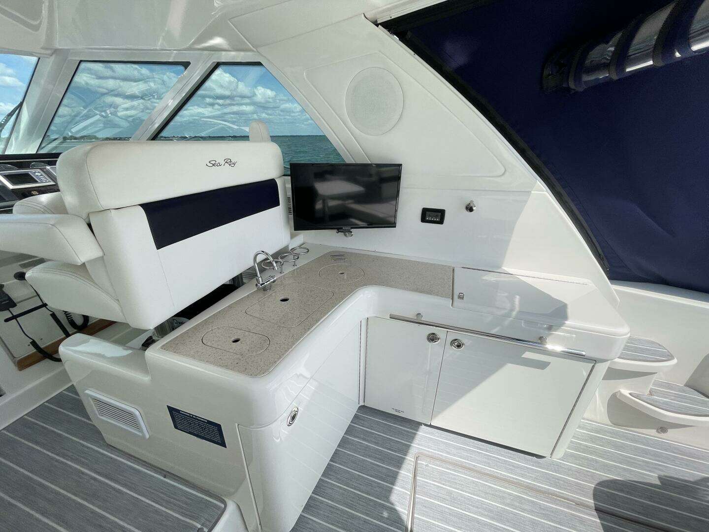 2010 Sea Ray 450 Sundancer - Image 26
