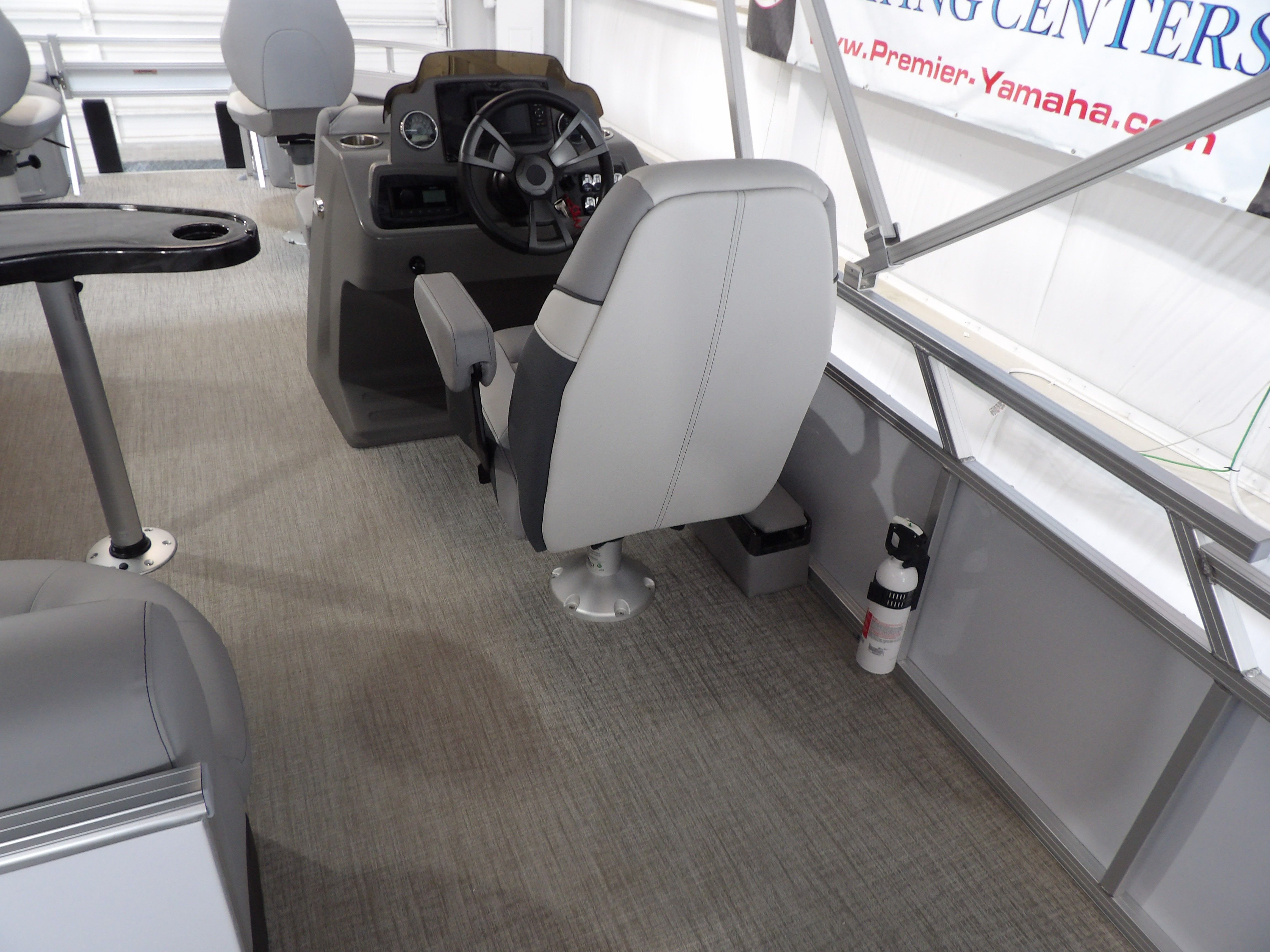 2026 Avalon Venture 85 Rear Fish - 21' - 25