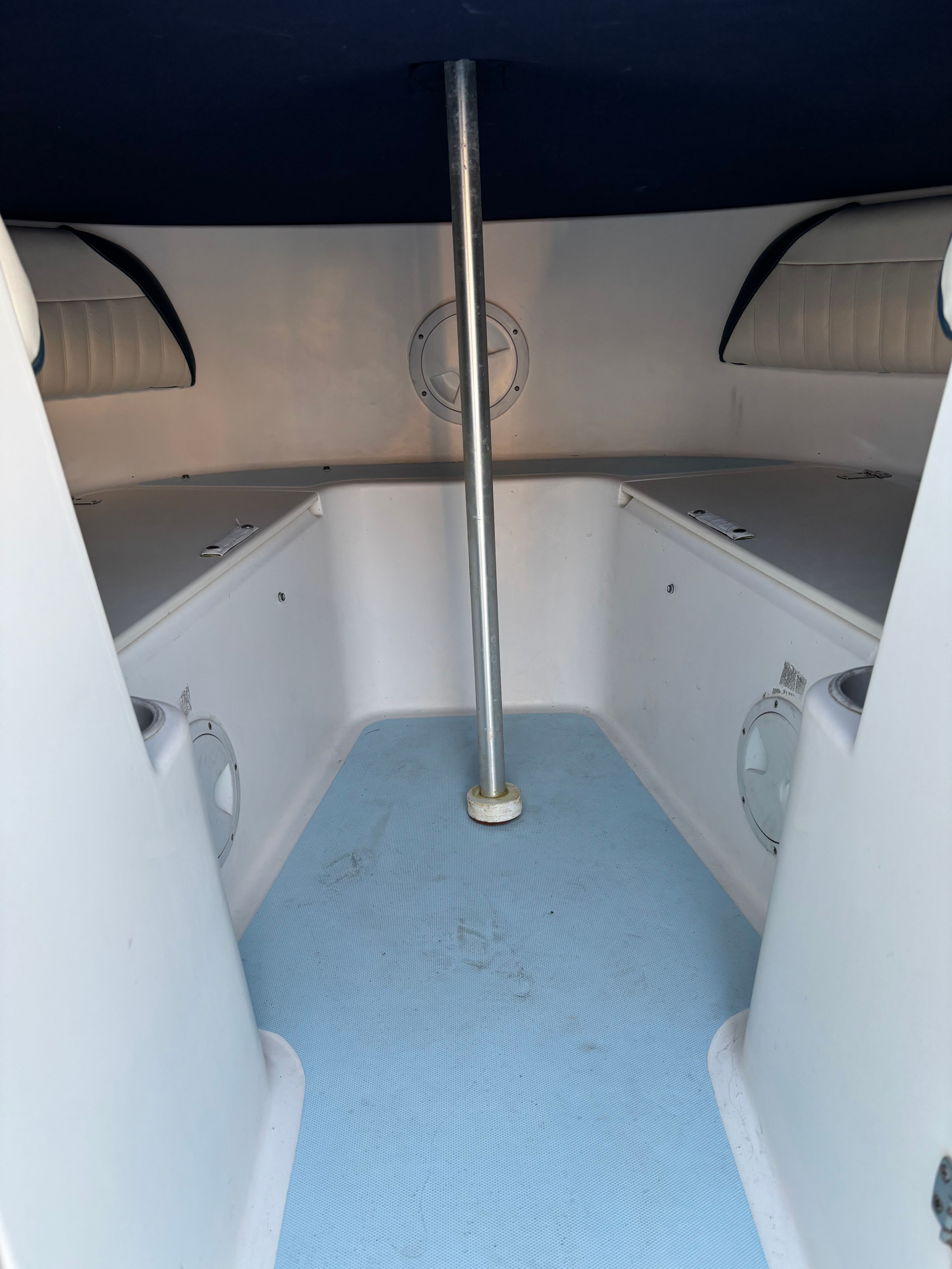 2005 Boston Whaler 210 Ventura - 6
