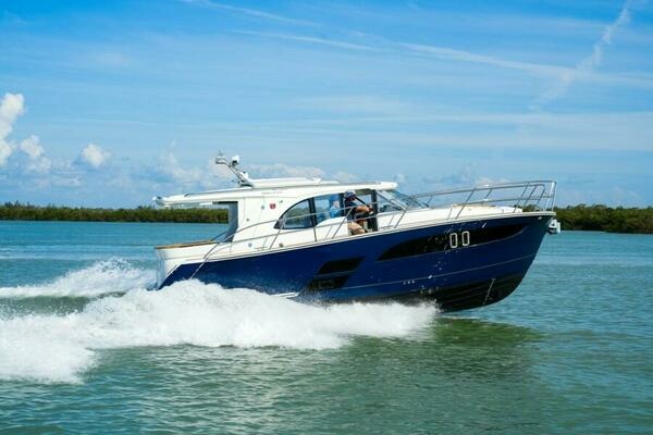 2026 Marex 330 Scandinavia