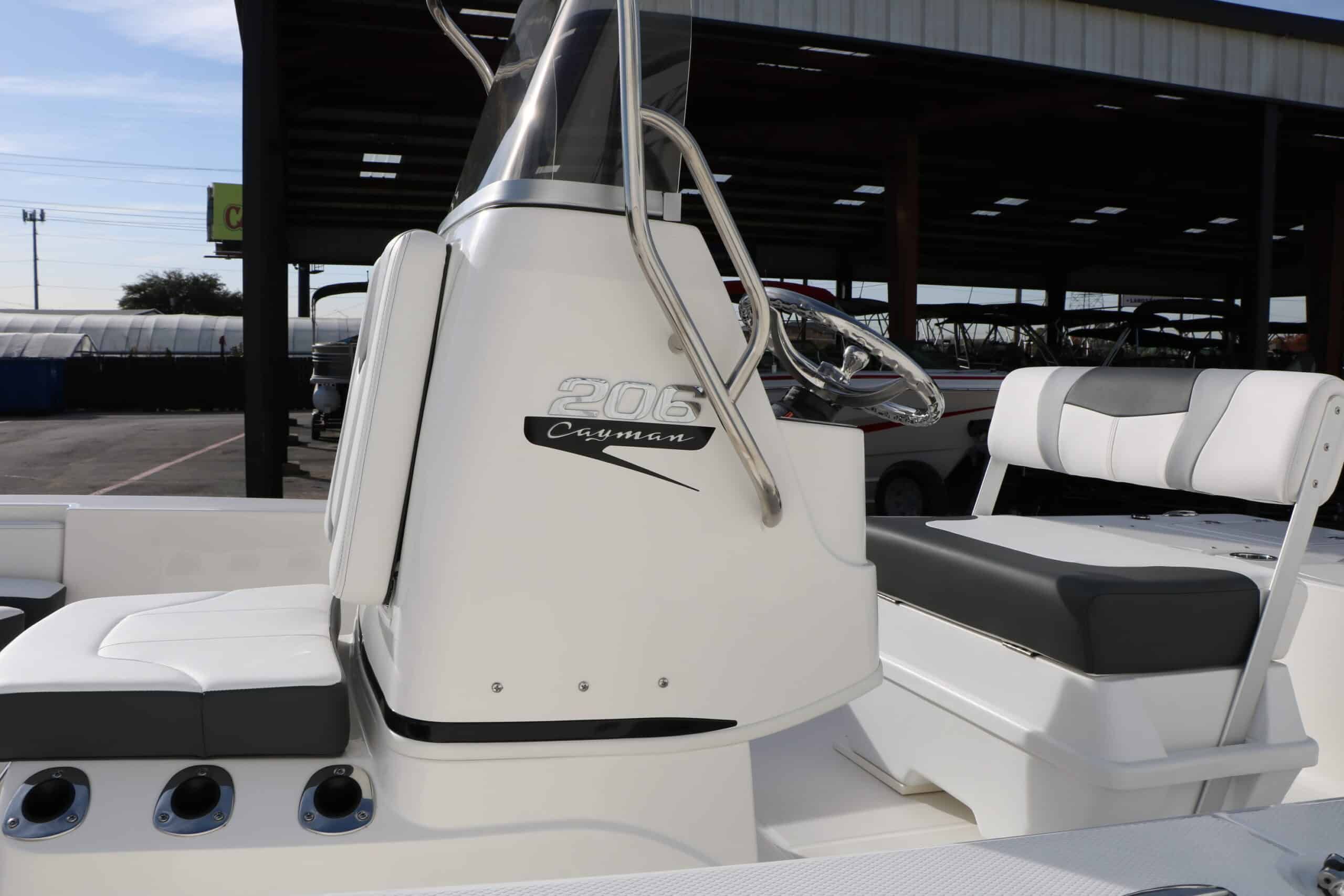 2026 Robalo 206 Cayman - 18