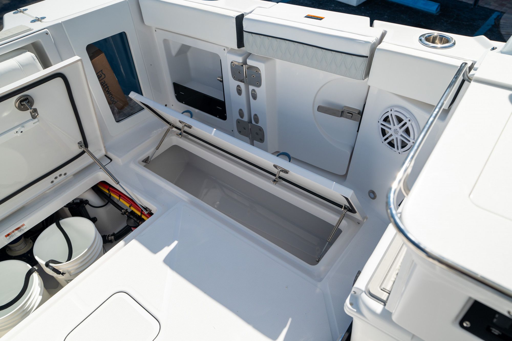 2024 Blackfin 302 DC - 21