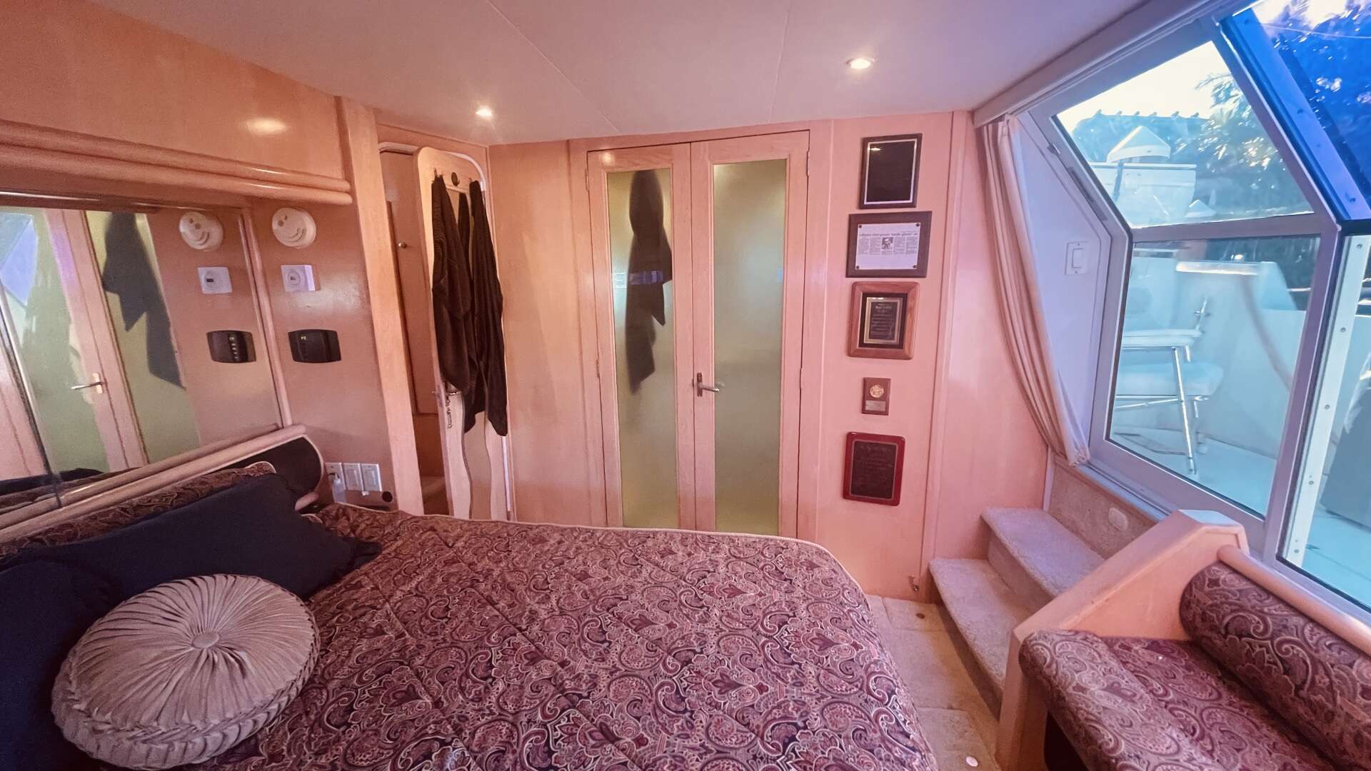 1997 CARVER YACHTS 500 COCKPIT MY - Image 33