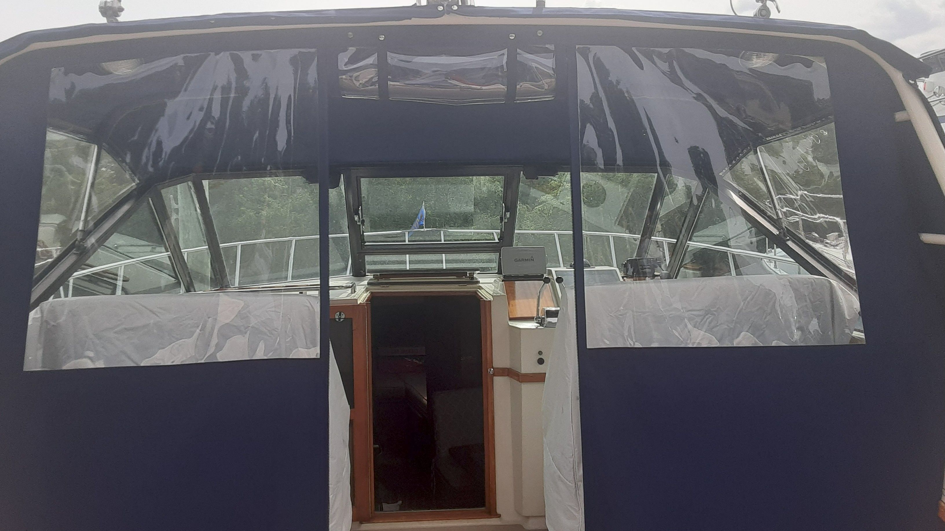 Interior view of a 1985 Tiara Yachts 3100 Open.