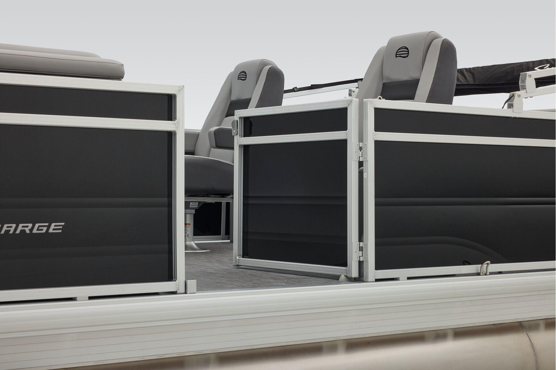 2026 Sun Tracker Party Barge 22 RF DLX - 67