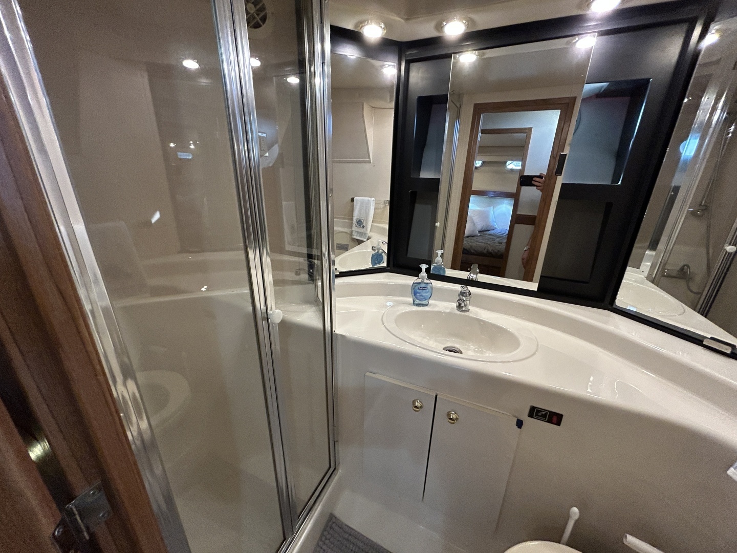 1999 Bayliner 4788 - Image 25