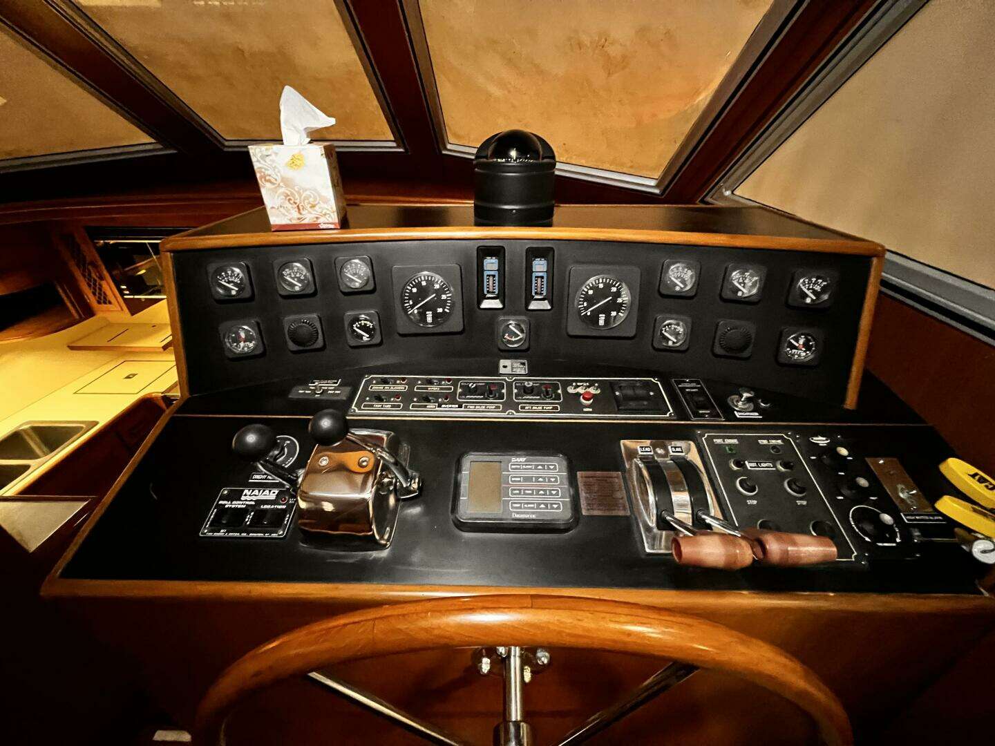1989 Hi-Star 48 Sundeck - Image 19