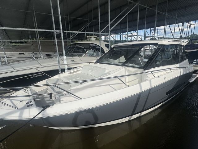 2023 Regal 36 Grande Coupe - 3
