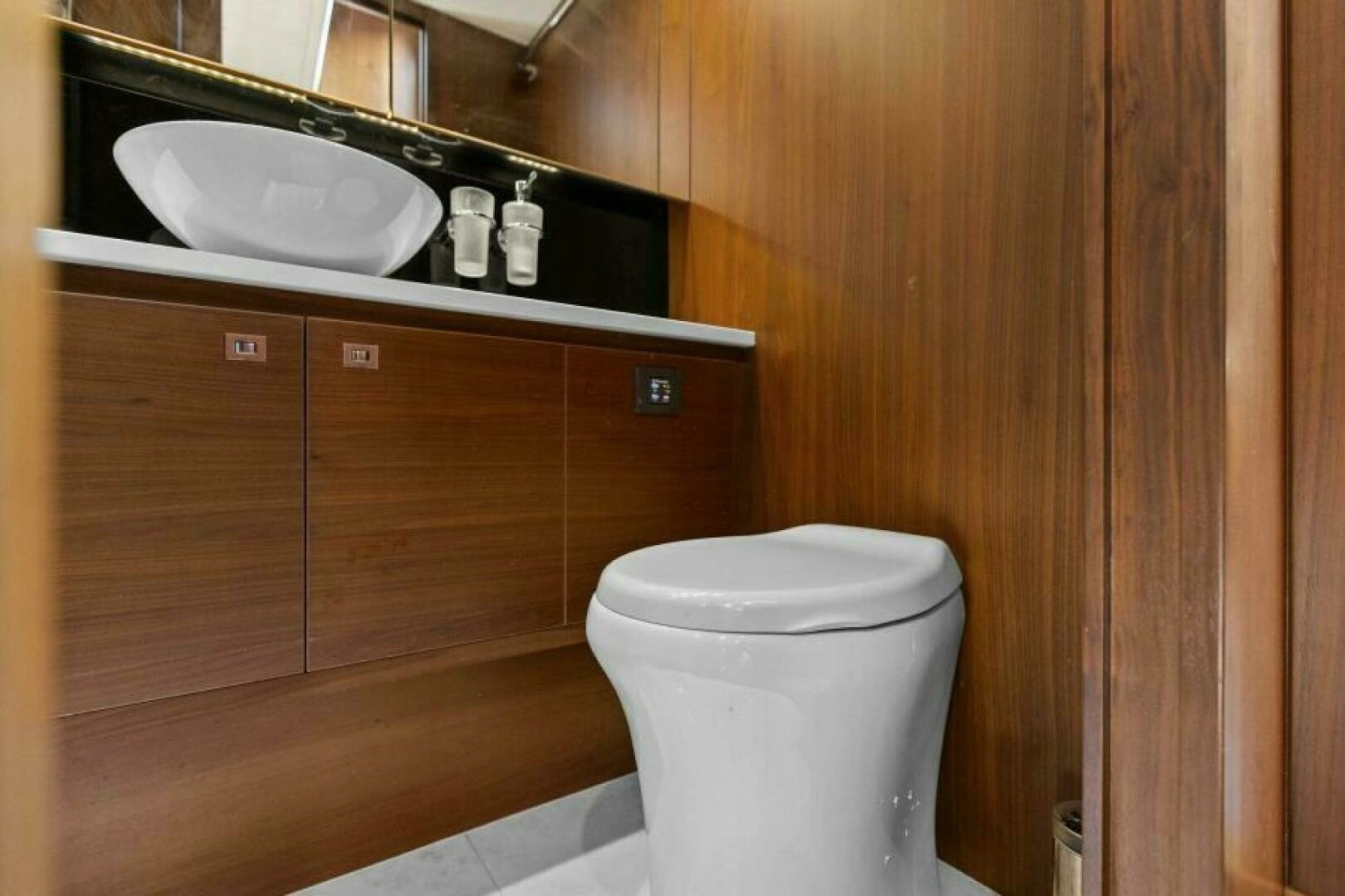 2016 Princess 60 Flybridge - Image 40