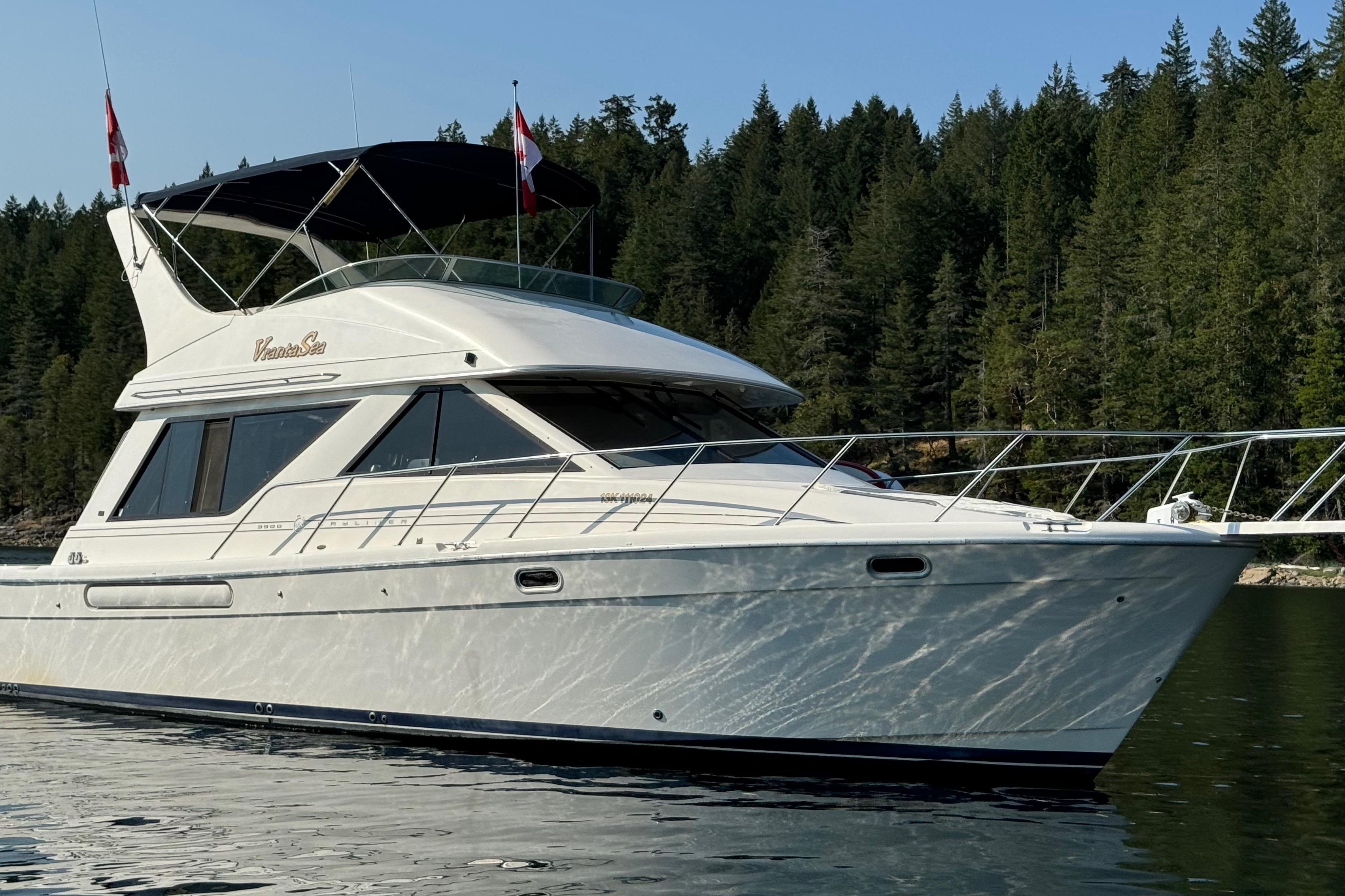 1997 Bayliner 3988 Command Bridge Motoryacht