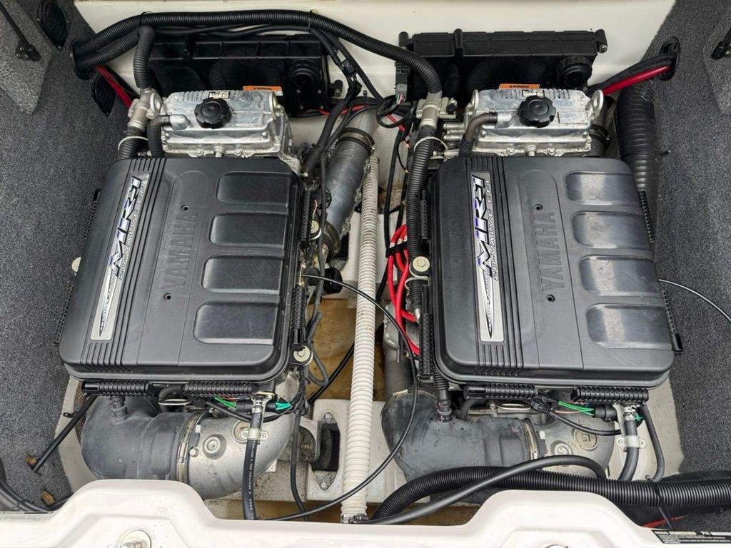 2005 Yamaha Boats AR230 - 12