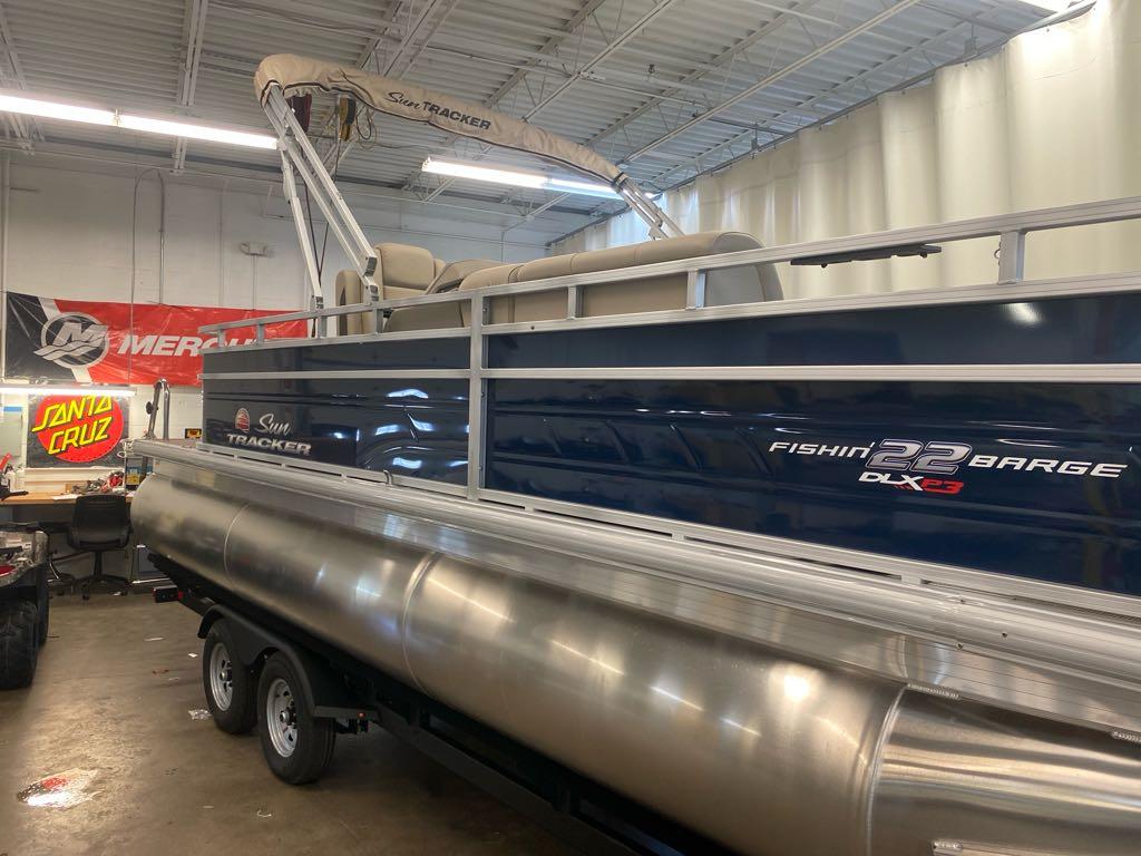 2025 Sun Tracker Fishin' Barge 22 XP3