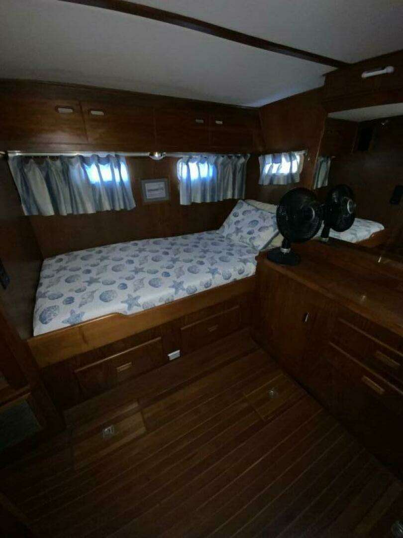 1987 President 41 Double Cabin Motor Yacht - Image 42