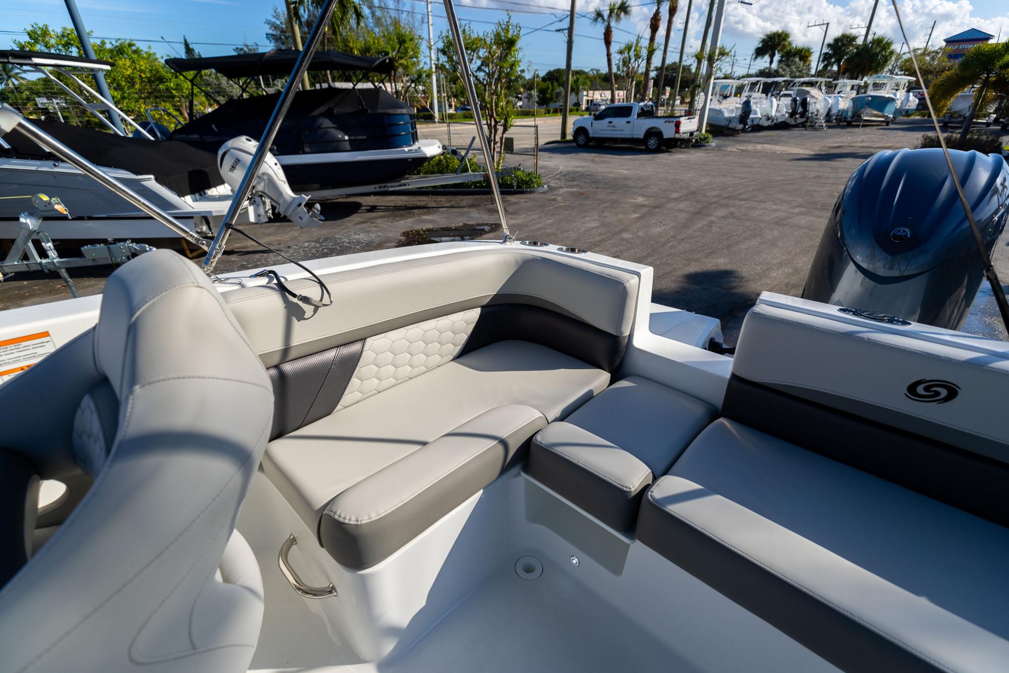 2024 Hurricane SunDeck Sport 192 RL OB - 12