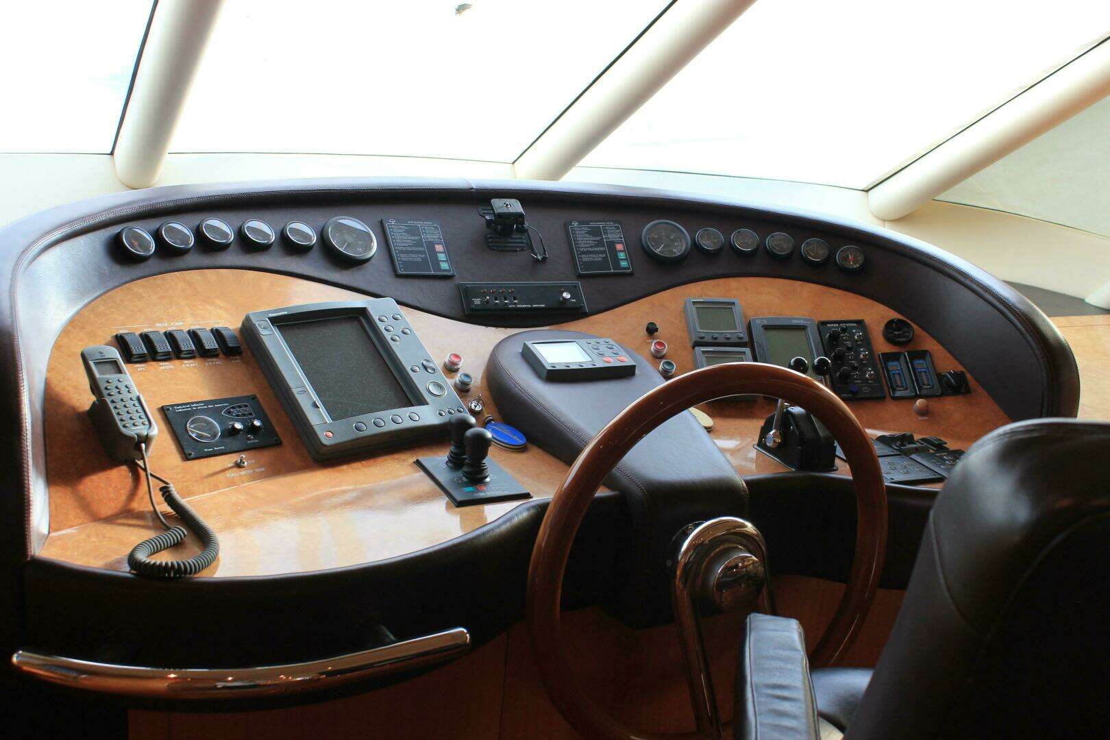 2004 Horizon P70 - Image 23