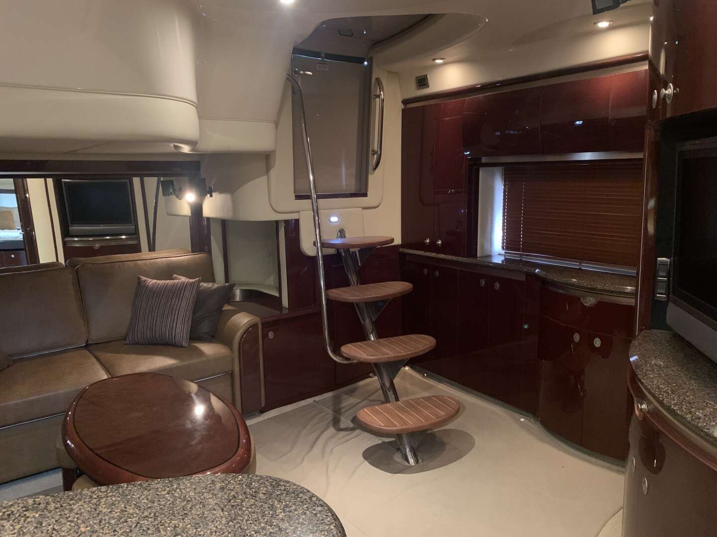 2007 Sea Ray 52 SUNDANCER - Image 45