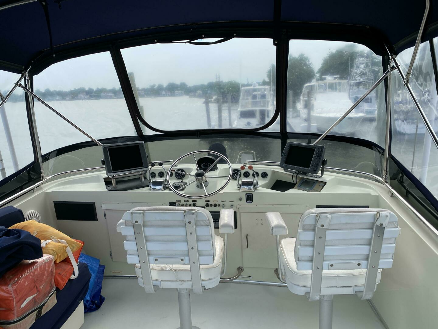 1983 Tollycraft Aft Cabin - Image 19